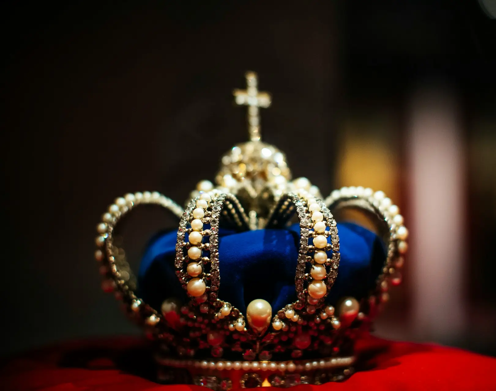 gold and blue crown